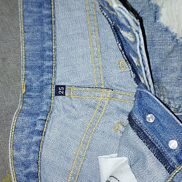 🎄🎄Carmar denim shorts very Unique. - Picture 5 of 5